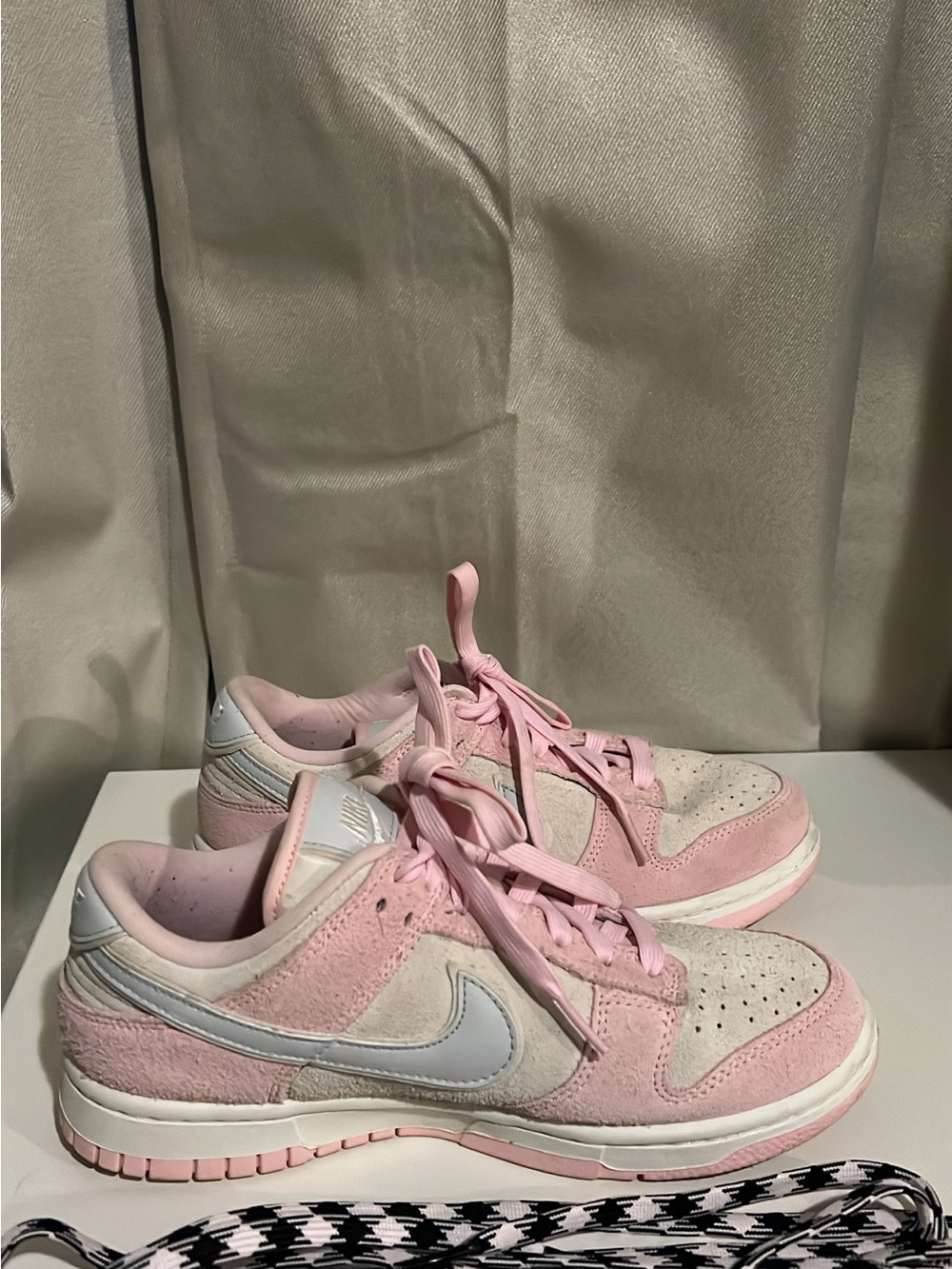 Nike Women’s Pink and White Low-Top Sneakers